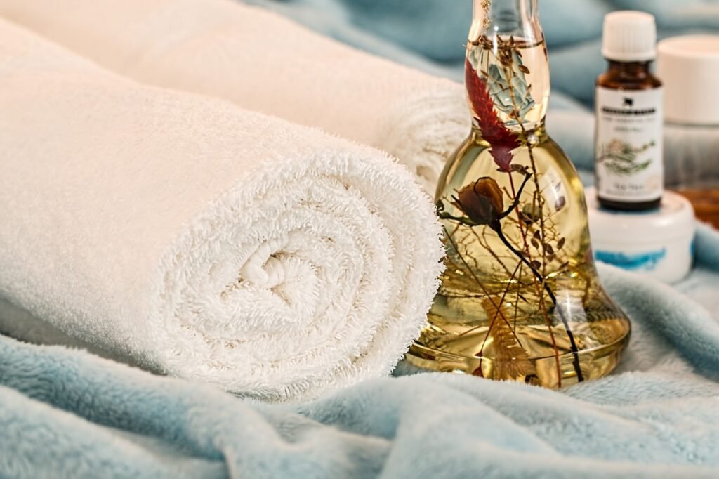 Unlocking the Magic of Perfume Oils: Why You Should Make the Switch 2 Perfume Oils : massage therapy, essential oils, skincare-1612308.jpg